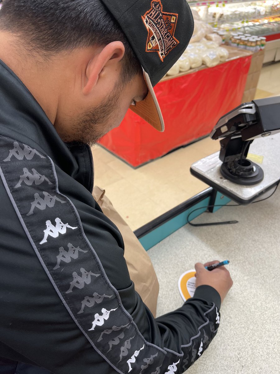CMNatUCDavis's tweet photo. Haven’t given the #giftofgrowingup yet? Well, there’s still time! Now-12/31, visit La Superior Mercados in #Stockton, Sacramento, Woodland and Yuba City and donate to @CMNHospitals @UCDavisChildren. All #fundsstaylocal to support sick/injured kids in 33 counties! https://t.co/Z2dtlxRhbr
