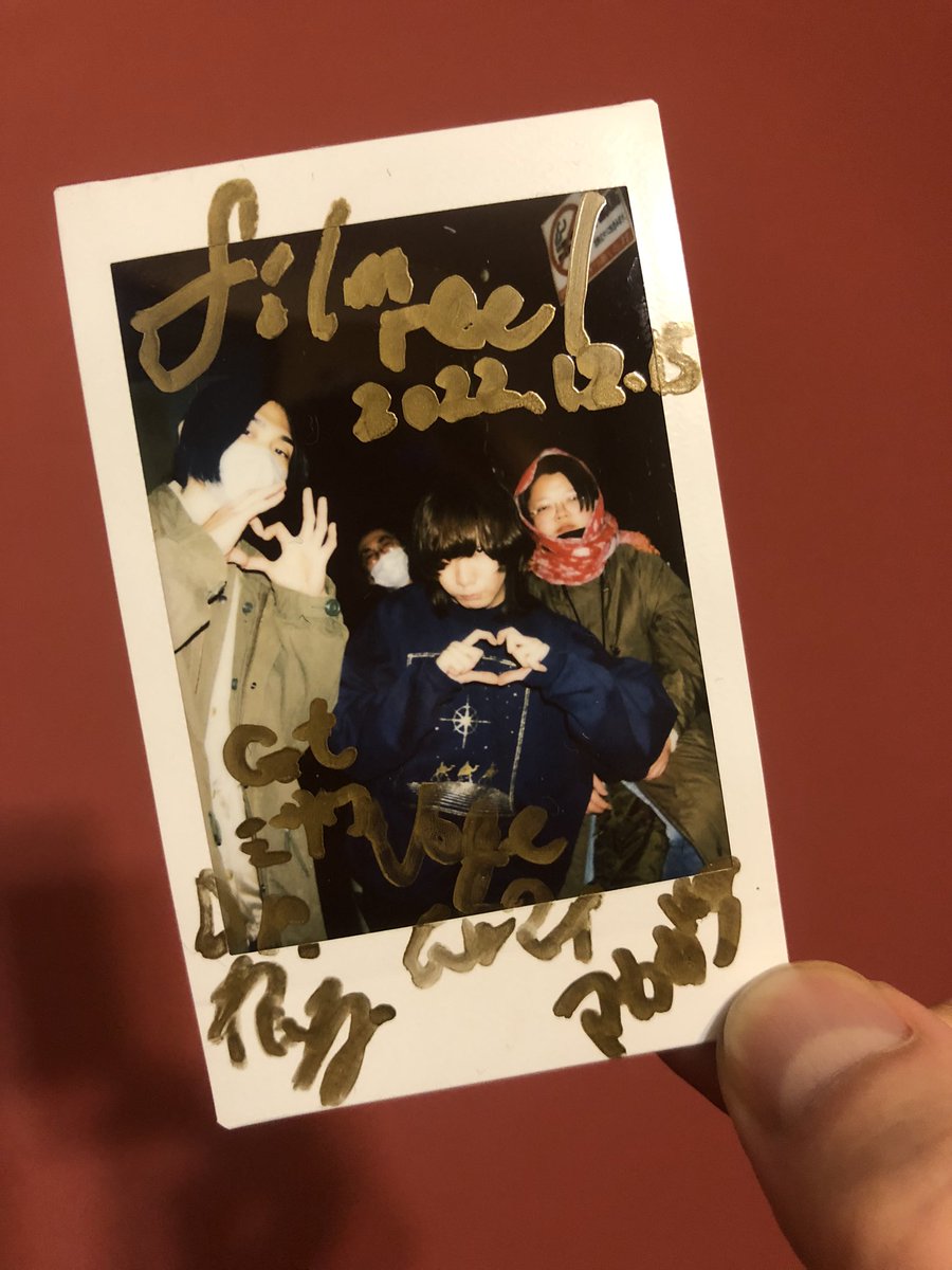 FILMREELtweets's tweet photo. 新宿Wildside Tokyo
ありがとうございました

セットリストは
1 Talking abou anyway.
2 21世紀の人たち
3 EYE MASK
4 ターコイズ
5 Carmine
6 白い朝

でした
来年もよろしくお願いします https://t.co/D8Ip7U23BQ