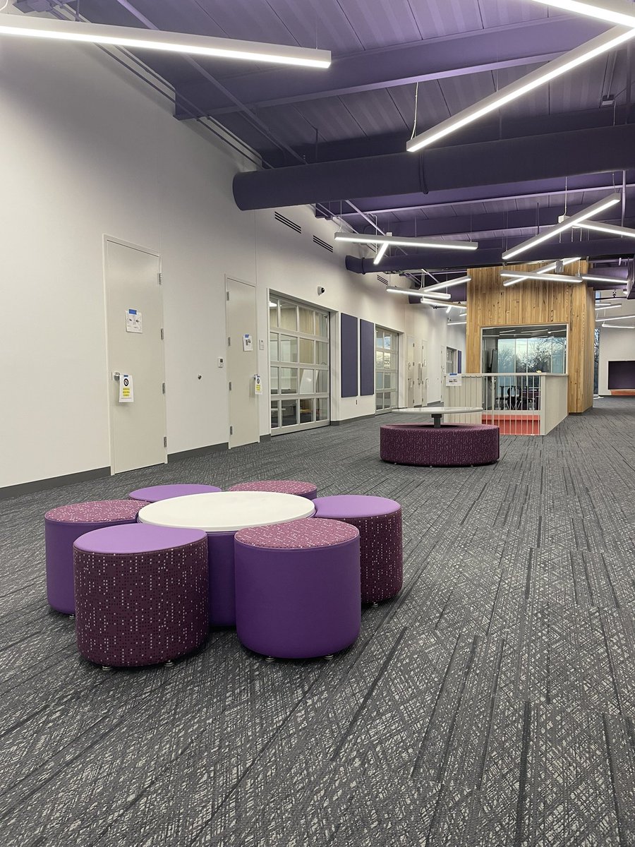 DrMJHubb's tweet photo. Excited to see our @DiemerEagles fly in this new learning space! @theSMSD @incite_Design @JEDunn  @SaraGoodburn @sincpack #OneShawneeMission 💙 https://t.co/nPrycI1bii