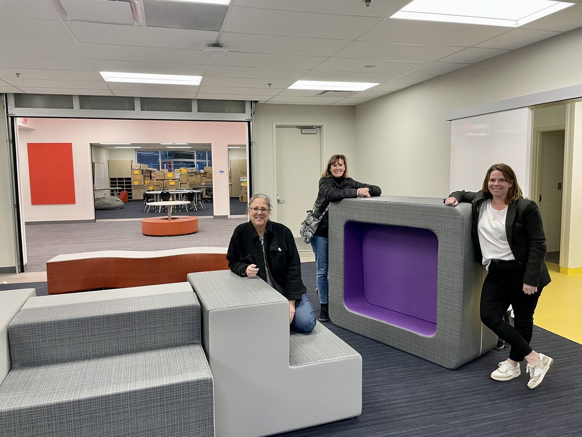 DrMJHubb's tweet photo. Excited to see our @DiemerEagles fly in this new learning space! @theSMSD @incite_Design @JEDunn  @SaraGoodburn @sincpack #OneShawneeMission 💙 https://t.co/nPrycI1bii