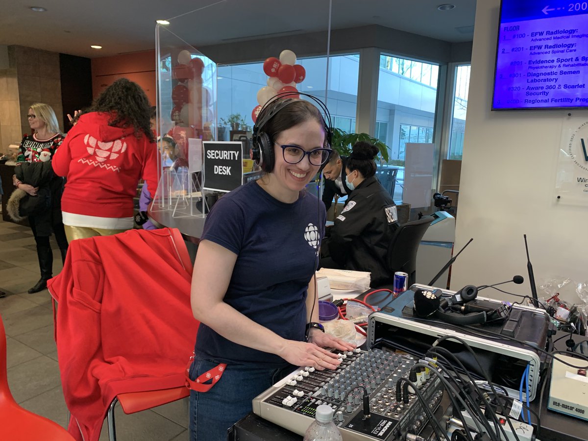MeeganReadCBC's tweet photo. #CarolineFerris making the music sound fab @CBCHomestretch #BlitzDay as we try to raise $1 Million for @CalgaryFoodBank #MakeTheSeasonKind #CBCFeedsYYC https://t.co/auXG0HcYUm