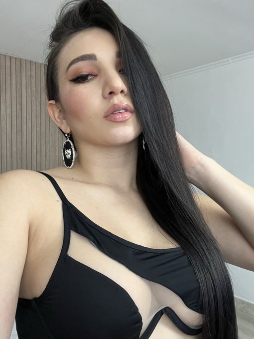Hey! I wait you in my room don&rsquo;t miss my sexy shows @StreamateModels 🖤 https://t.co/Fde8vFYL50<a href="/tag/sunday"class="tags"><span>#sunday</span></a>