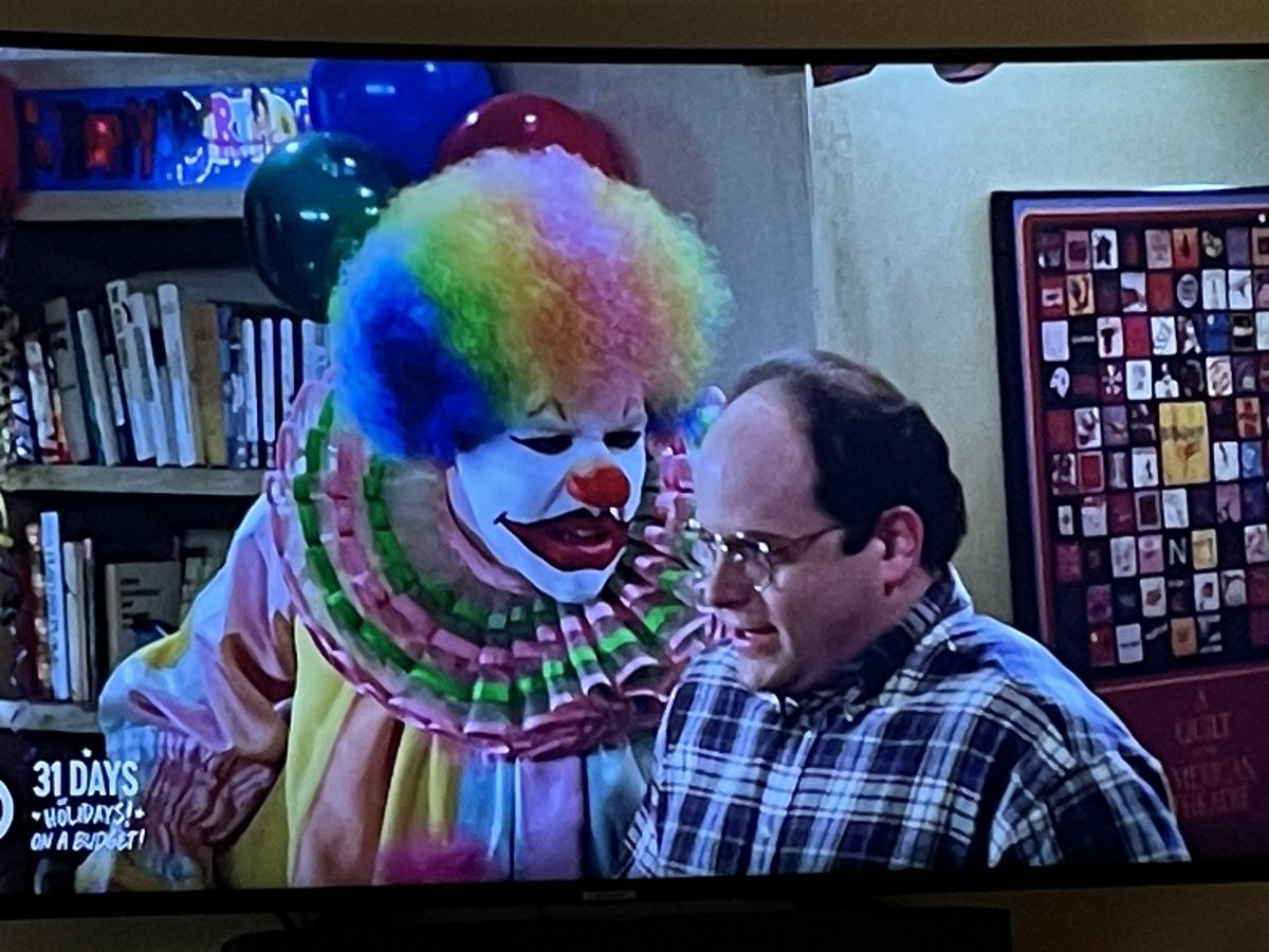 2beansQ's tweet image. I’d recognize @Jon_Favreau ‘s anywhere!