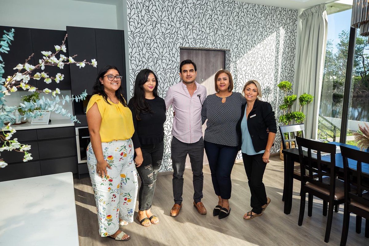4RealtyBelize's tweet photo. A huge thank you everyone involved in our first open house. 🙌🏽 😁 We'd like to thank those who could make it and hope you all enjoyed! 

#4RealtyBelize #MOliverInteriors #BelizeRealEstate #OpenHouse #ExperienceBelize #BelizeCityLiving #BelizeRealtor #Belama https://t.co/ApHG4ucqIH