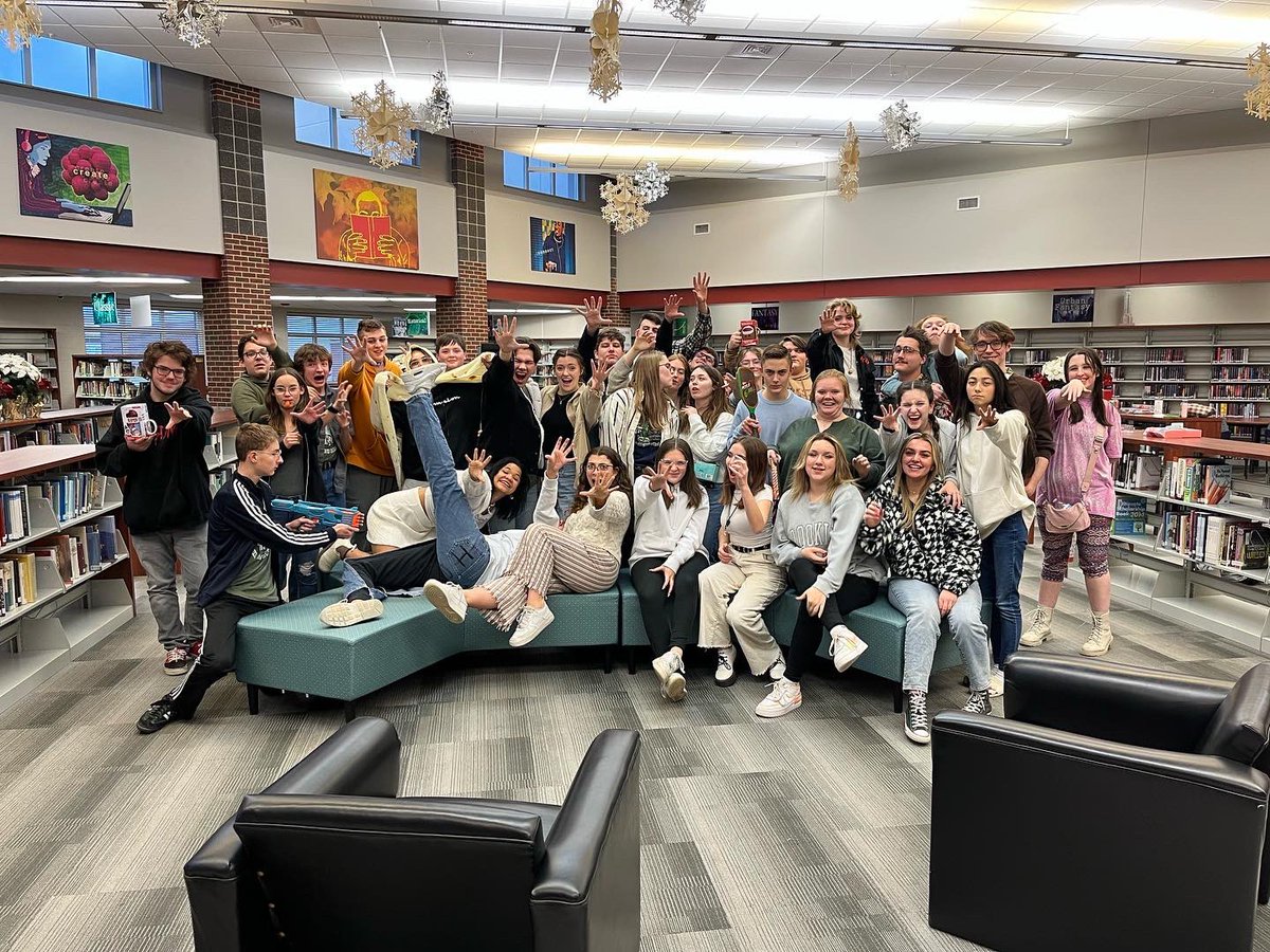 WillardSandD's tweet photo. Merry Christmas from the Willard Speech and Debate team! 🏆🎄

We wrapped up this semester with a white elephant gift exchange and a team pizza party, see you next semester for more tournament fun! 
🏆✨🎄 https://t.co/C0TJ3M7xX3