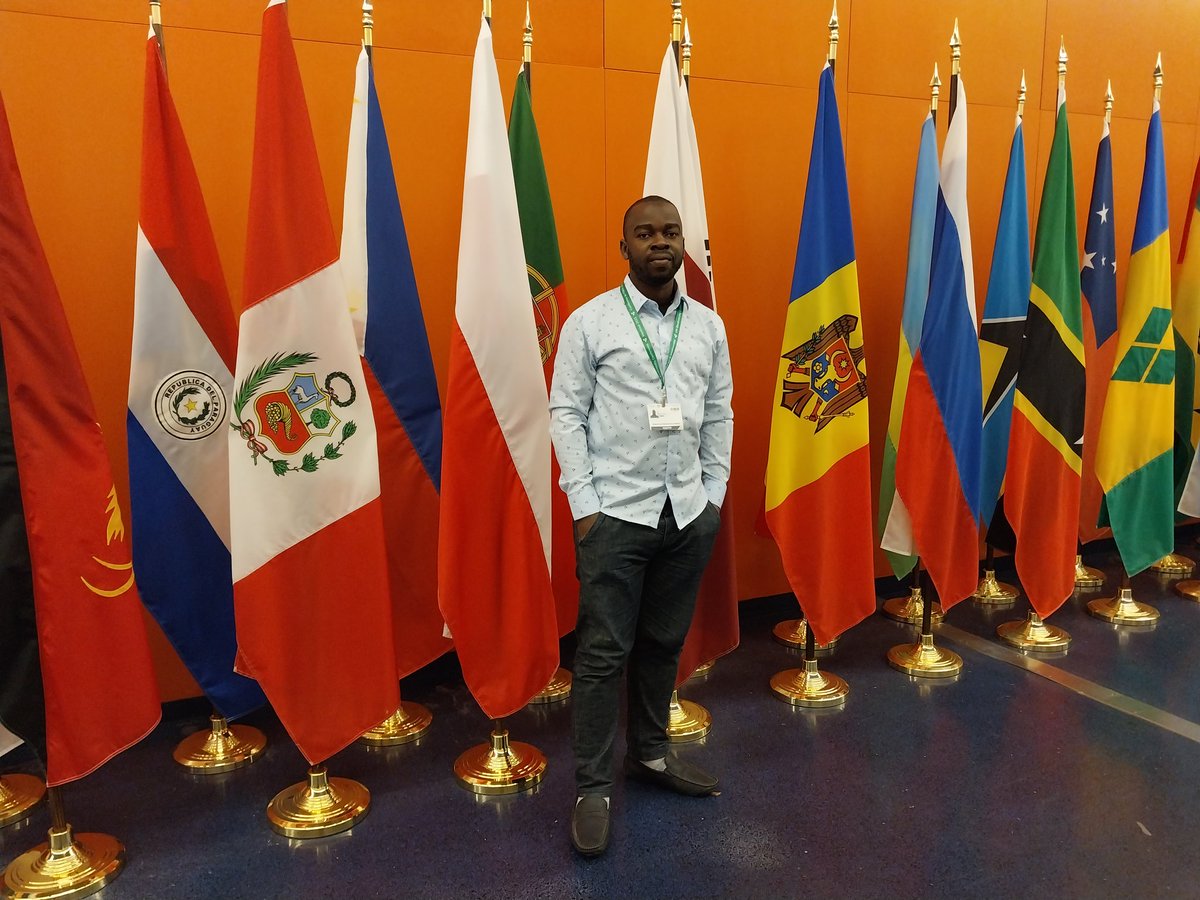 GYBN_CI's tweet photo. Le #CLDA et #gybn_ci participent au négociation de la COP15.
#CLDA
#OFQJ
#AUF_CôtedIvoire
#OIDP2022
#Jeunesse
#Engagement https://t.co/3o0IdyWcZI