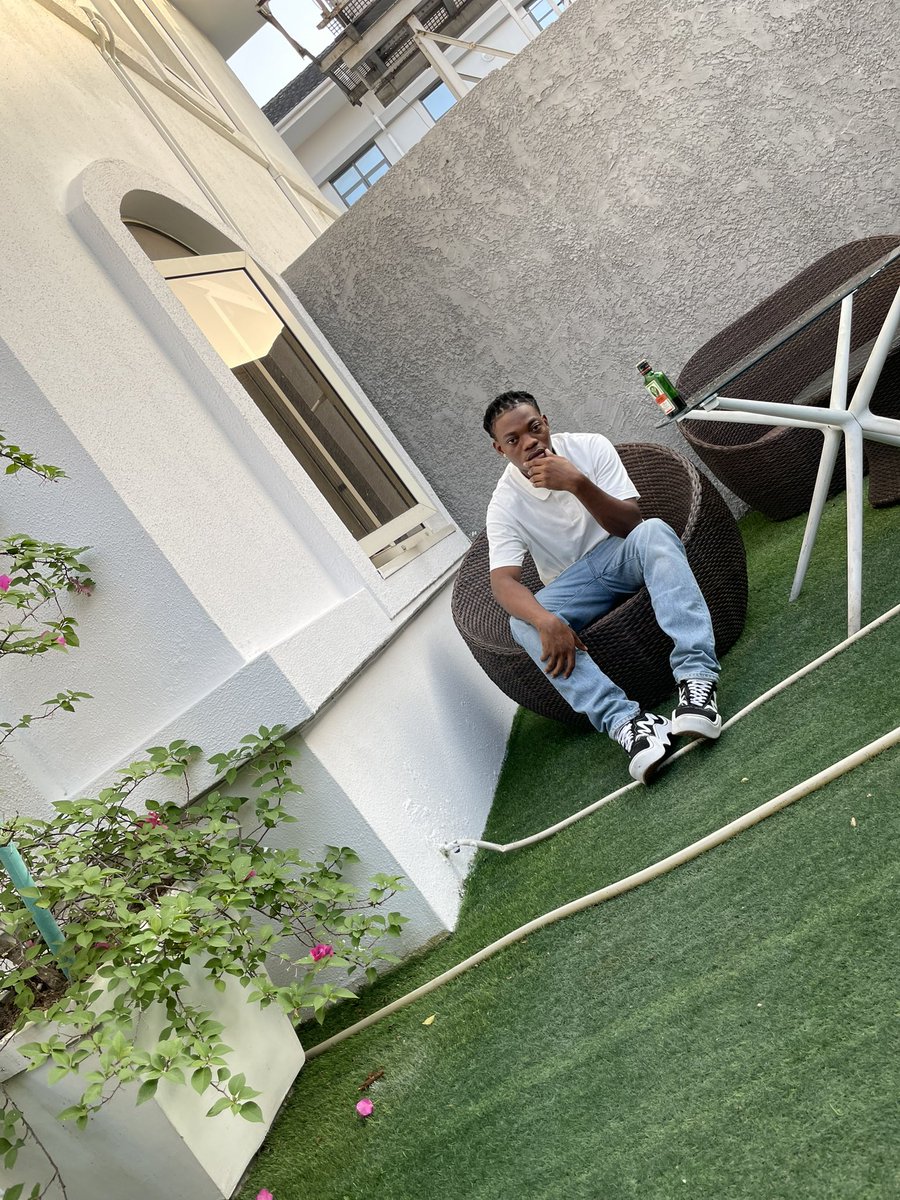 Coun3Bwoi's tweet photo. The road to success is always under construction #RacksArmy #Shaddyracks #Vanity https://t.co/GpoiqAAJbc