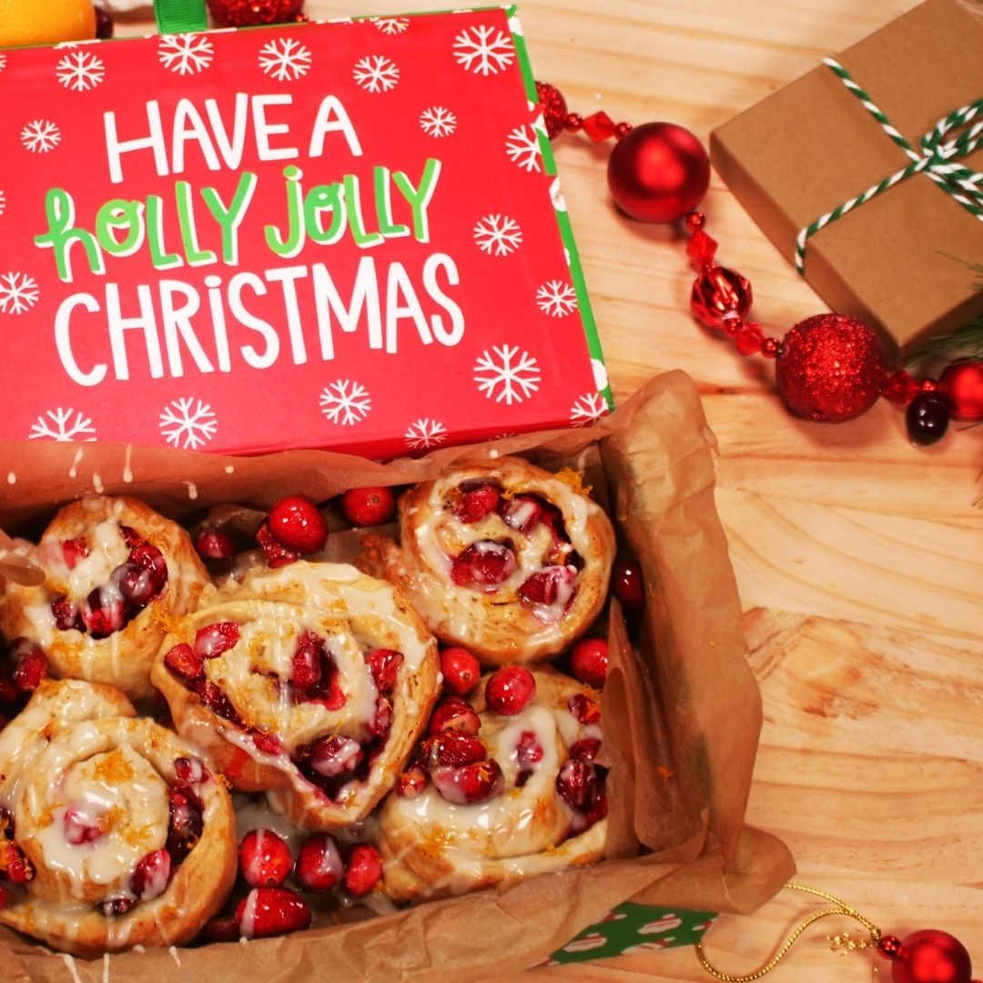 GoWISEUSA's tweet photo. Gift someone some air fried treats this season 😍 Re-create these Cranberry Orange Sweet Rolls with the recipe on our website! https://t.co/t6zR2yTUrM