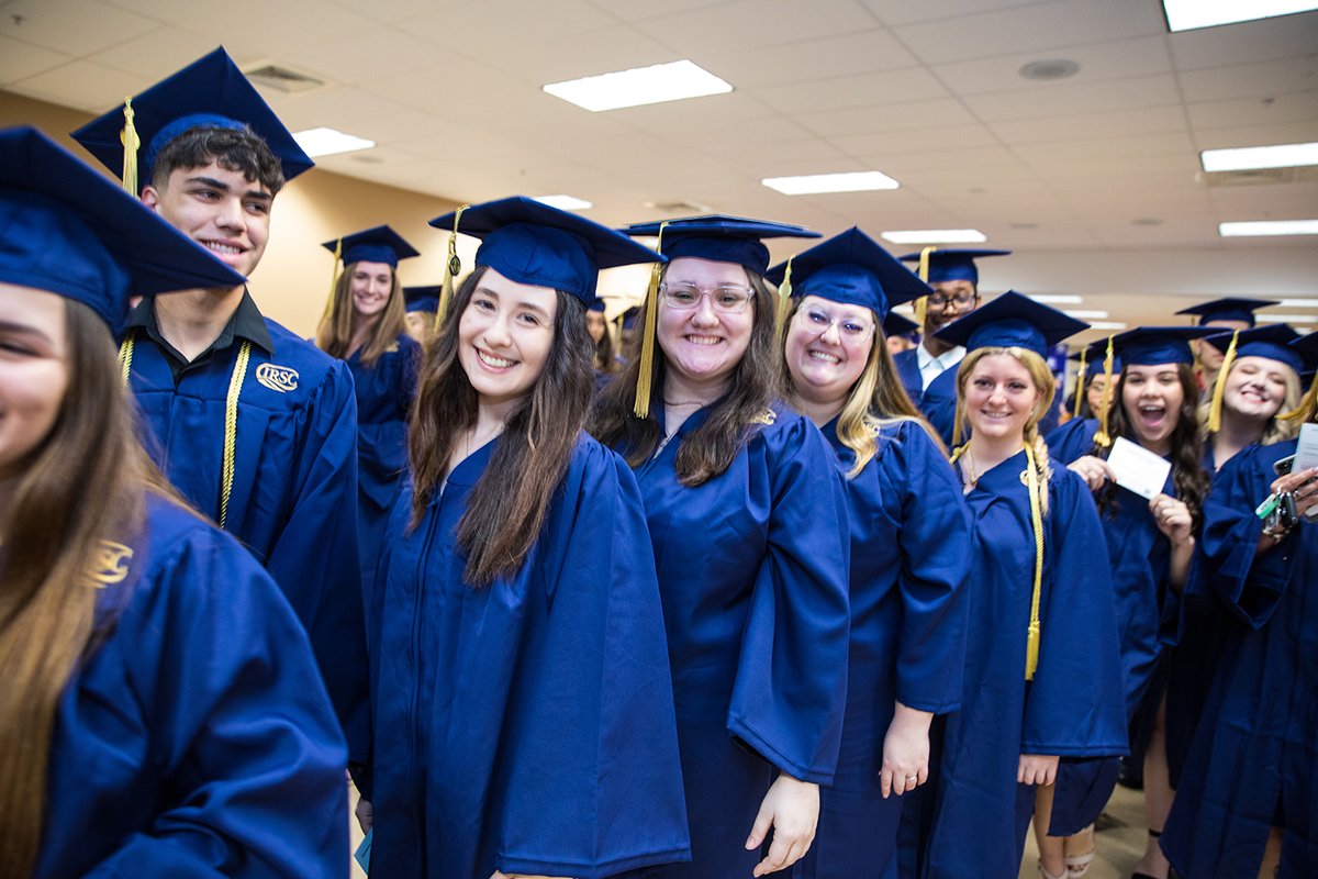 IRSCTheRiver's tweet photo. Graduates! We were thrilled to celebrate your #IRSCGrad day with so many of you this week! Here are just a few photos from our FIRST ceremony: Associate in Arts on Wednesday morning.
We'll post more photos on Friday! https://t.co/bKqYvBGIuH