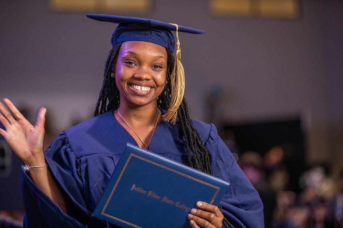 IRSCTheRiver's tweet photo. Graduates! We were thrilled to celebrate your #IRSCGrad day with so many of you this week! Here are just a few photos from our FIRST ceremony: Associate in Arts on Wednesday morning.
We'll post more photos on Friday! https://t.co/bKqYvBGIuH
