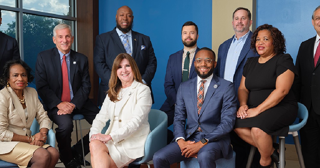 It's the last school board meeting of the year! The Dallas ISD December Board Meeting starts in 1 hour. Watch online here: bit.ly/DISDBoard