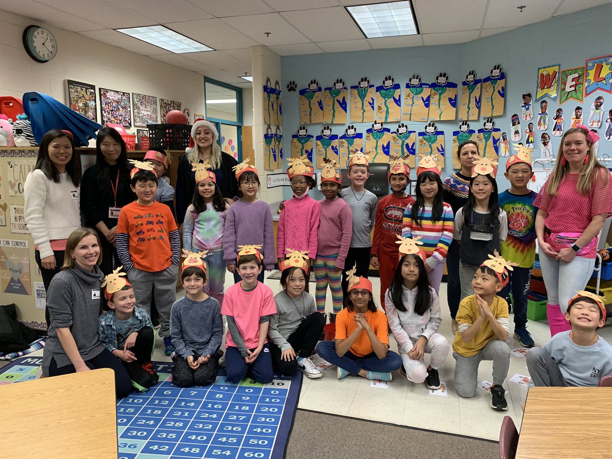 Gsuperlearners's tweet photo. Wowza! Our a winter party was AMAZING!  Thank you our fantastic Room Captains @LeslieLeisey and Mrs. Mitchell for all their hard work planning this wonderful special event.  Thank you also to the parent volunteers who ran the stations. FUN TIMES! https://t.co/UtEF7zIzkv