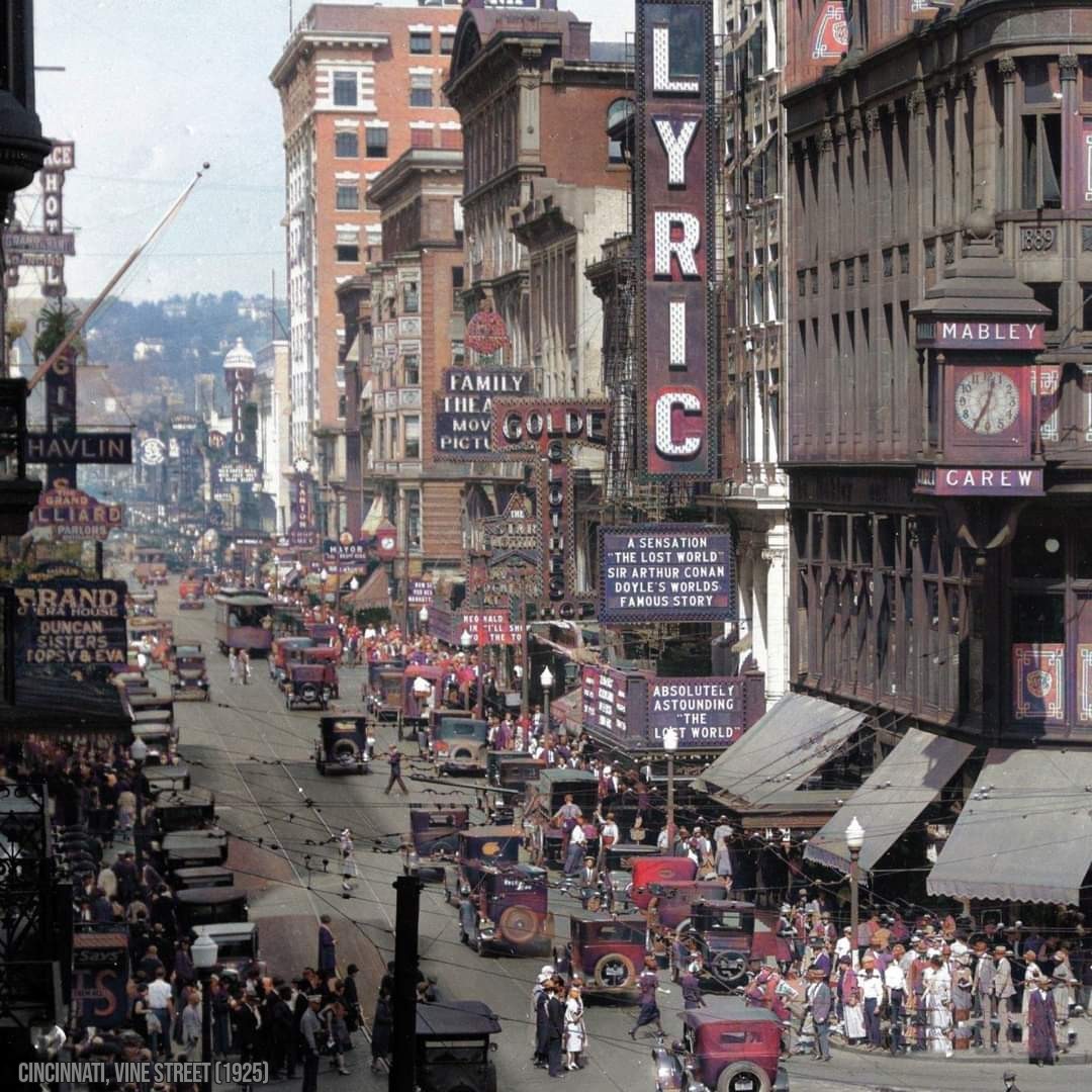 CincyProblems's tweet photo. Downtown Cincinnati was poppin' in 1925. 🏙️ #TBT https://t.co/2jnuL2X0Zh
