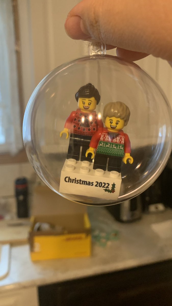 emmerz_artz's tweet photo. I have lego self and my son! We're both happy about it. #LEGO #minifigsme #christmas2022 https://t.co/t9ZCfEydZq