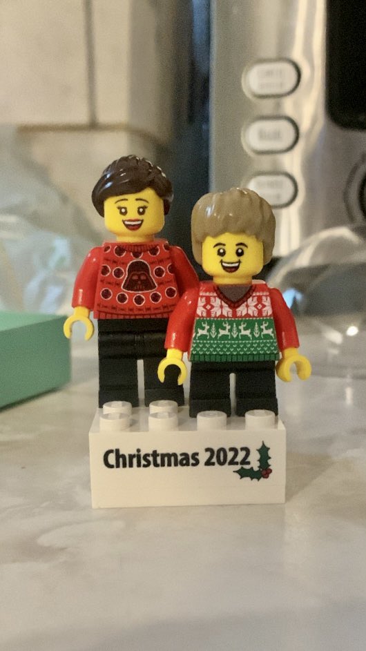 emmerz_artz's tweet photo. I have lego self and my son! We're both happy about it. #LEGO #minifigsme #christmas2022 https://t.co/t9ZCfEydZq