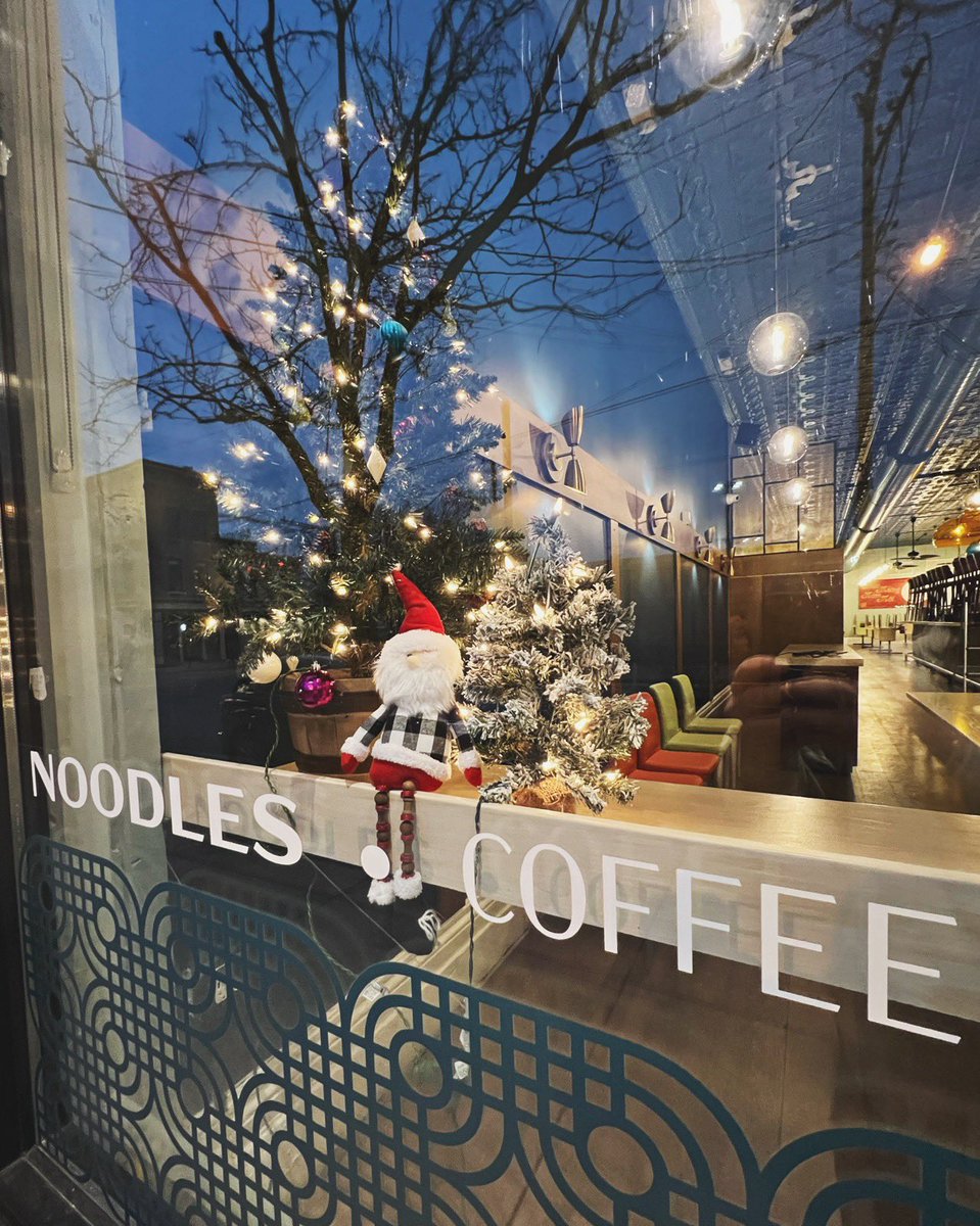 pholangthang's tweet image. We know the real secret to making spirits bright: ✨noodles &amp;amp; coffee ✨ #pholangthang #dothelangthang #restaurant #holidayseason #cincinnati