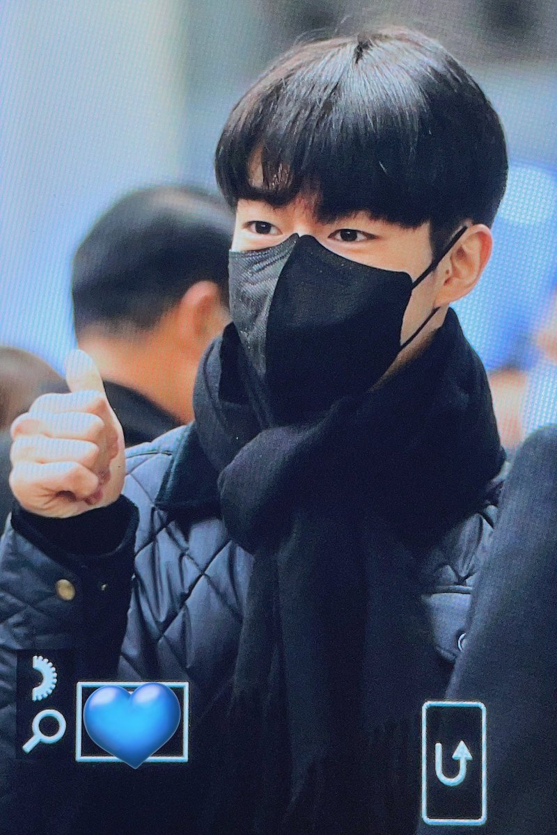 AhPuh_DW's tweet photo. 221216 GMP
울 강지 잘 다녀와아🥺
#SF9  #다원 #ダウォン #DAWON @SF9official https://t.co/MYMbl0Ap2Z