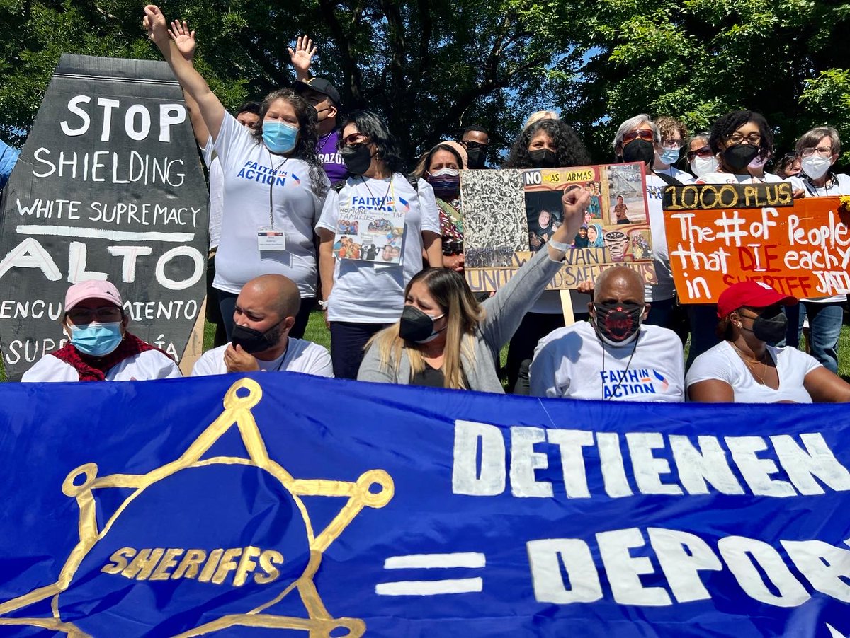 FIAnational's tweet photo. #2022Flashback: We took action against extreme sheriffs! We showed up at the @NationalSheriff convention to demand they take accountability for their ties to white supremacy & discriminatory practices!
🚨Donate to support our #SheriffAccountability work: https://t.co/rJfW895iPI https://t.co/5554JsSSFt