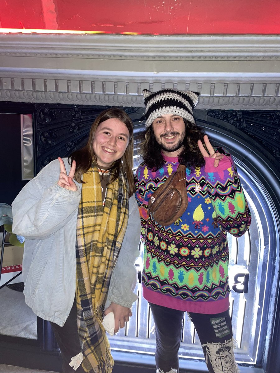 issymoosh's tweet photo. me and jay crywank :) https://t.co/3xnJFGKkSI