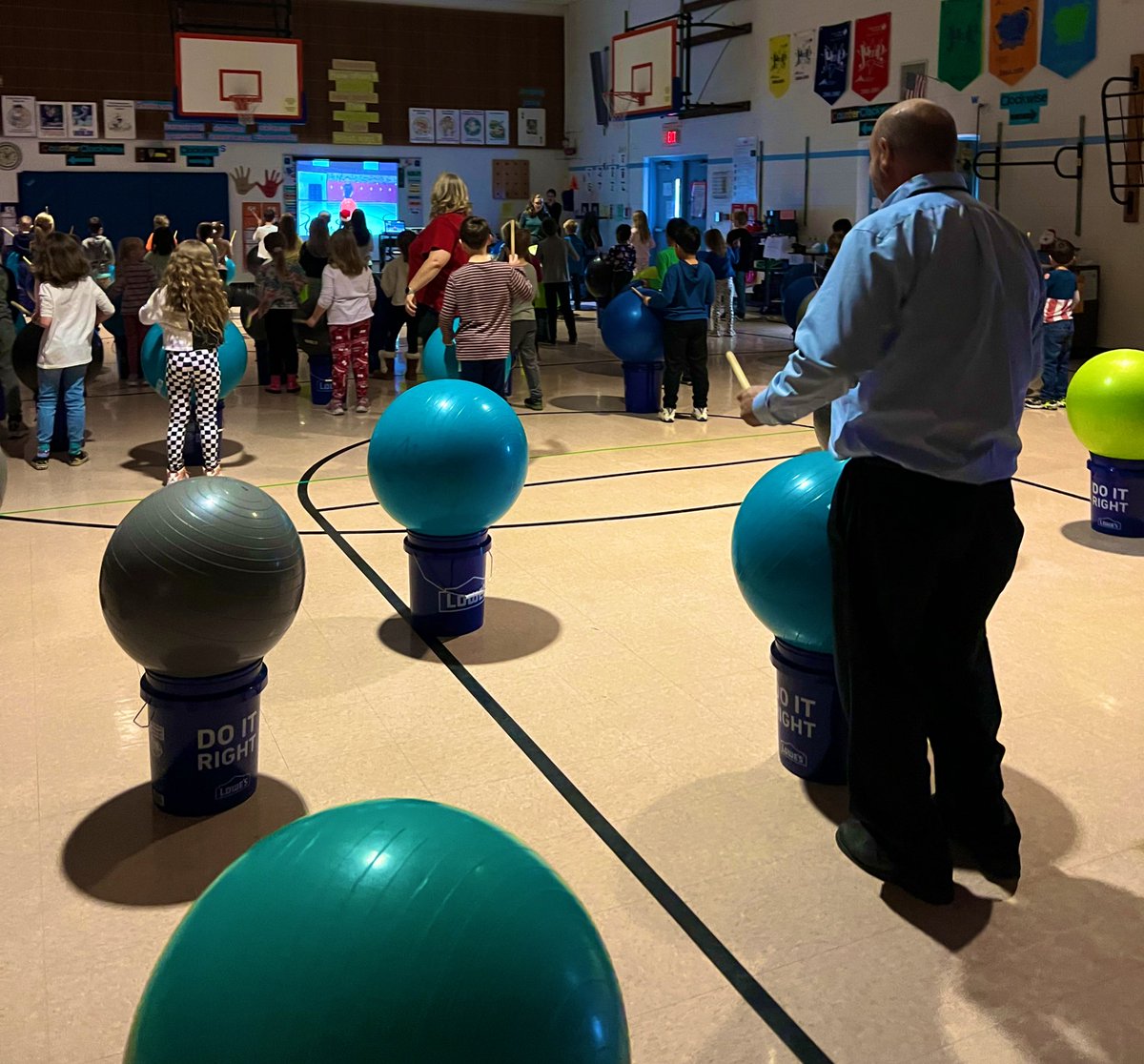 FCPSdanaaustin's tweet photo. Director Mark Pritts enjoyed Drumfit with second grade! #teamMYES #onceamustang #alwaysamustang https://t.co/2eSnFvwmzm