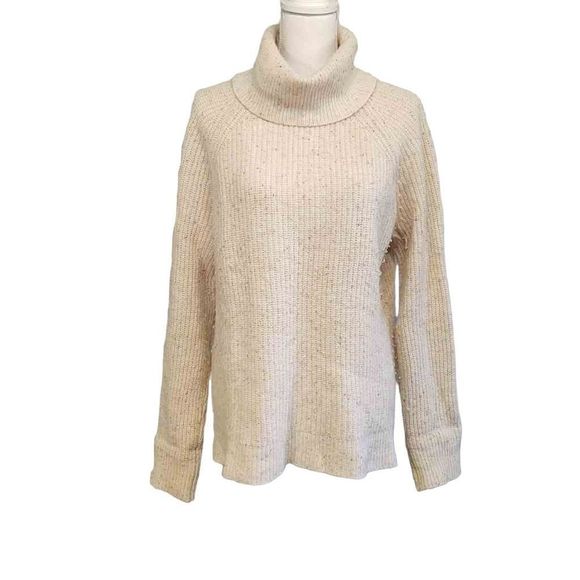 baerreg's tweet photo. So good I had to share! Check out all the items I'm loving on @Poshmarkapp from @mrs_donaldson10 #poshmark #fashion #style #shopmycloset #jcrew #goodamerican #gap: https://t.co/TBpyGGxgo4 https://t.co/QU4AAGTxe2