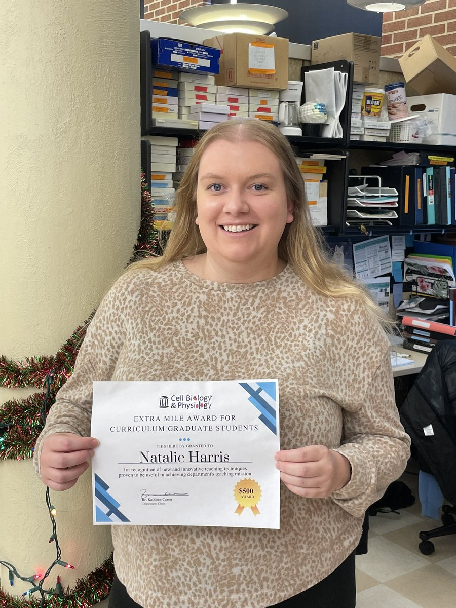 Congrats Natalie for winning the Extra Mile Award for CBP Gradute Students!! 🌟🌟🌟