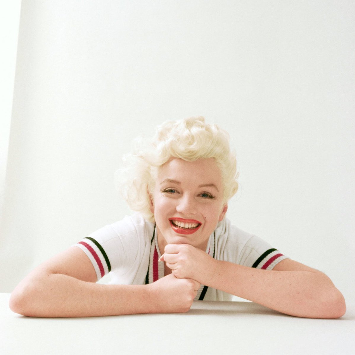 Aug ‘55, #MarilynMonroe posed for #MiltonGreene in a v-neck tennis shirt 
“I don't think sun-tanned skin is any more attractive than white skin, or any healthier, for that matter. I’m personally opposed to a deep tan because I like to feel #blonde all over.” to Pageant Mag, 1952.