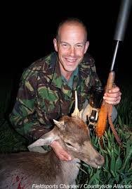 Just a reminder that Kirstie Allsopp is a hunt supporting soulless witch. 

Her partner in crime, Phil Spencer orgasmed when he ripped the guts out of a deer when she was still warm. 

Please don’t watch her boring Xmas program. Please remind <a href="/Channel4/">Channel 4</a> what they’re funding🖕🏽🤮