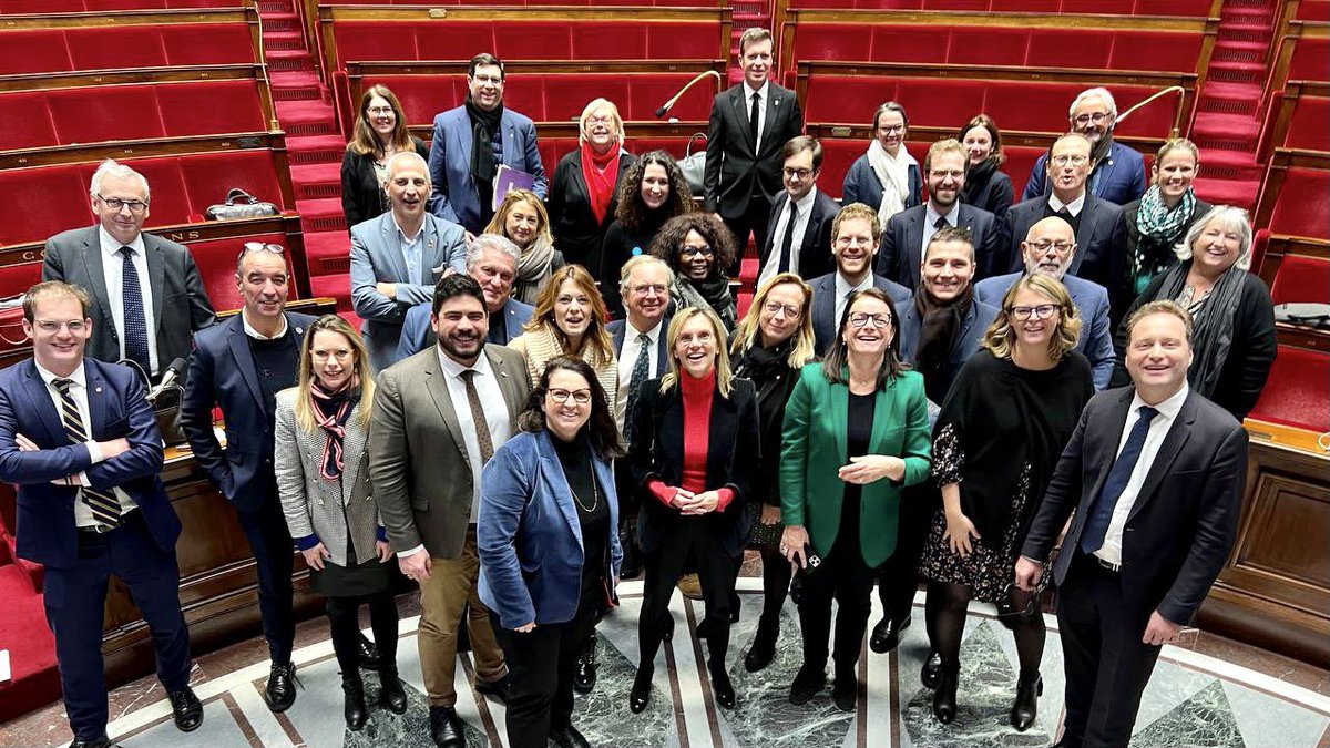 david_valence's tweet photo. L’examen du #PJLENR s’est achevé peu avant minuit à l’@AssembleeNat. Le texte sort enrichi des débats, les apports sont venus de la majorité & des oppositions. Objectif? Accélérer vraiment la production d’énergie renouvelable en France. @AgnesRunacher https://t.co/nTLdkTJK2p