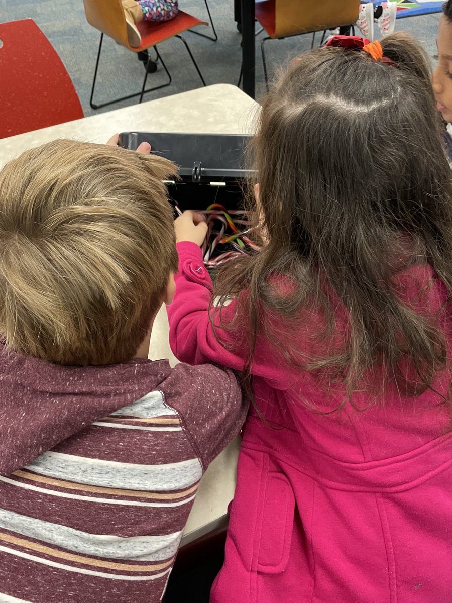 LearnWithBliss's tweet image. Breakout boxes, Hour of Code, and ornament crafting in the lounge! ❄️ An exciting day with @PinkyReads!
#cisdworkingtogether #hourofcode2022