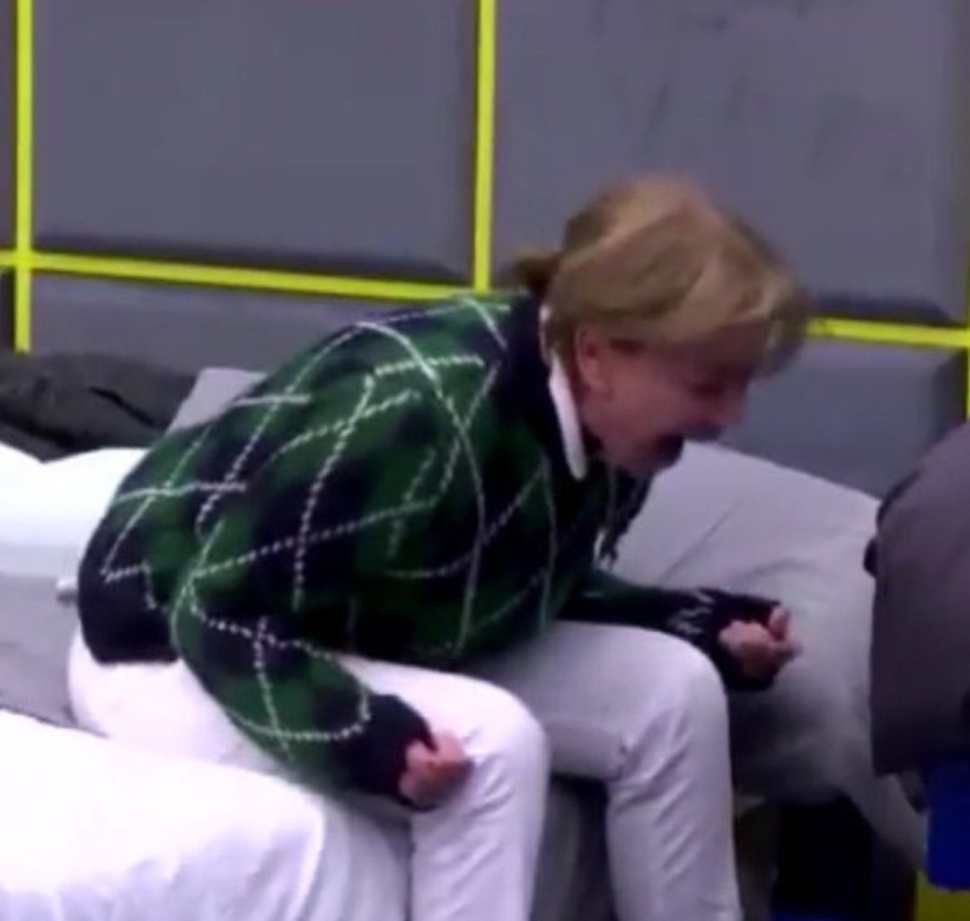 caritalreves's tweet photo. Es que si a mi desde casa me da impotencia la actitud de Tania no me quiero imaginar a Samu en ese momento. Es que estoy de los nervios eh #LaIslaDeLasTentaciones13 https://t.co/LIrDHg5l7B