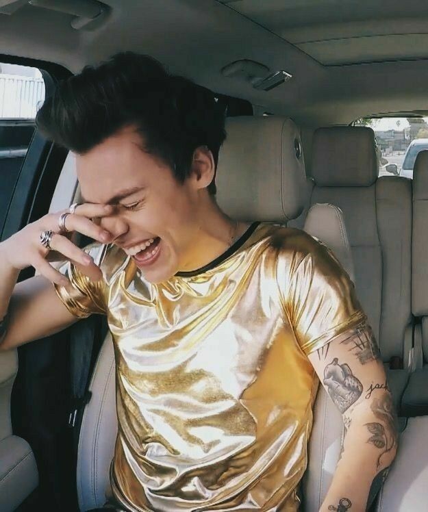 gilmorehrry's tweet image. they are laughing together 🥺