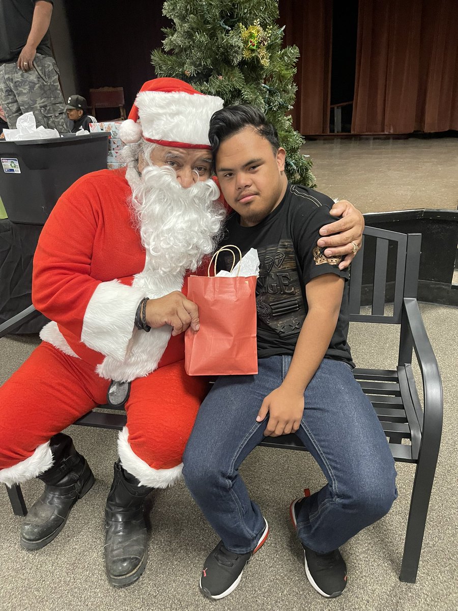 Our Punch Bowl &amp; Christmas Party were a success!! 🎄🎅🏼🏈💫

Our kids were filled with pure joy &amp; excitement! ❤️ #TigerBuddies #CHS #Chaffey