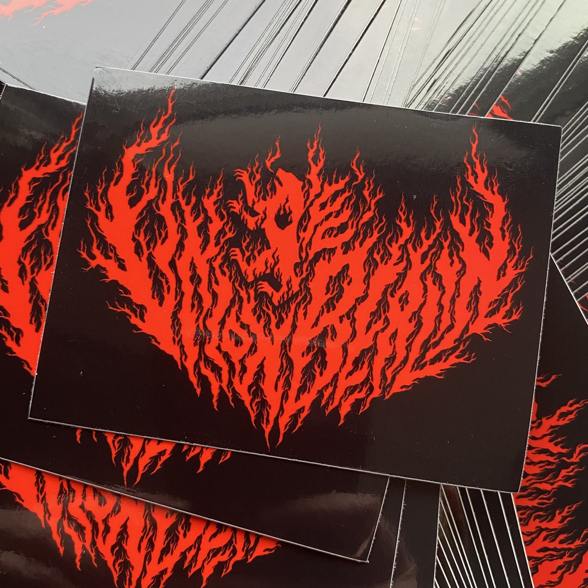 CalyxWorks's tweet photo. Was zur Hölle ist grad in meinen Briefkasten eingeworfen?! 🤘🏻

#fcunion

https://t.co/KKdKTPhHdk https://t.co/mI44GnF3xi