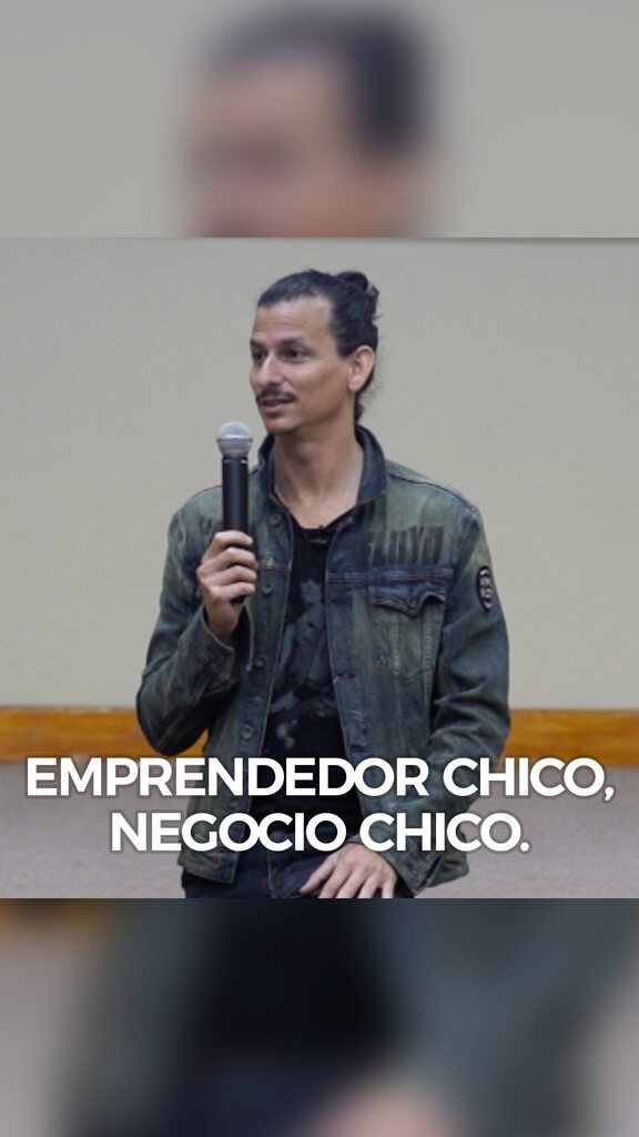 erickgamio's tweet photo. El equipo o negocio que tienes, es de tu tamaño. Osea, tus resultados son del tamaño de tu crecimiento y curtimiento como emprendedor.
Contigo en el camino,
Erick
#erickgamio #emprendedor #emprendimiento #negocios #negociopequeño https://t.co/h73PihlBrR https://t.co/Ofob5o6qAR