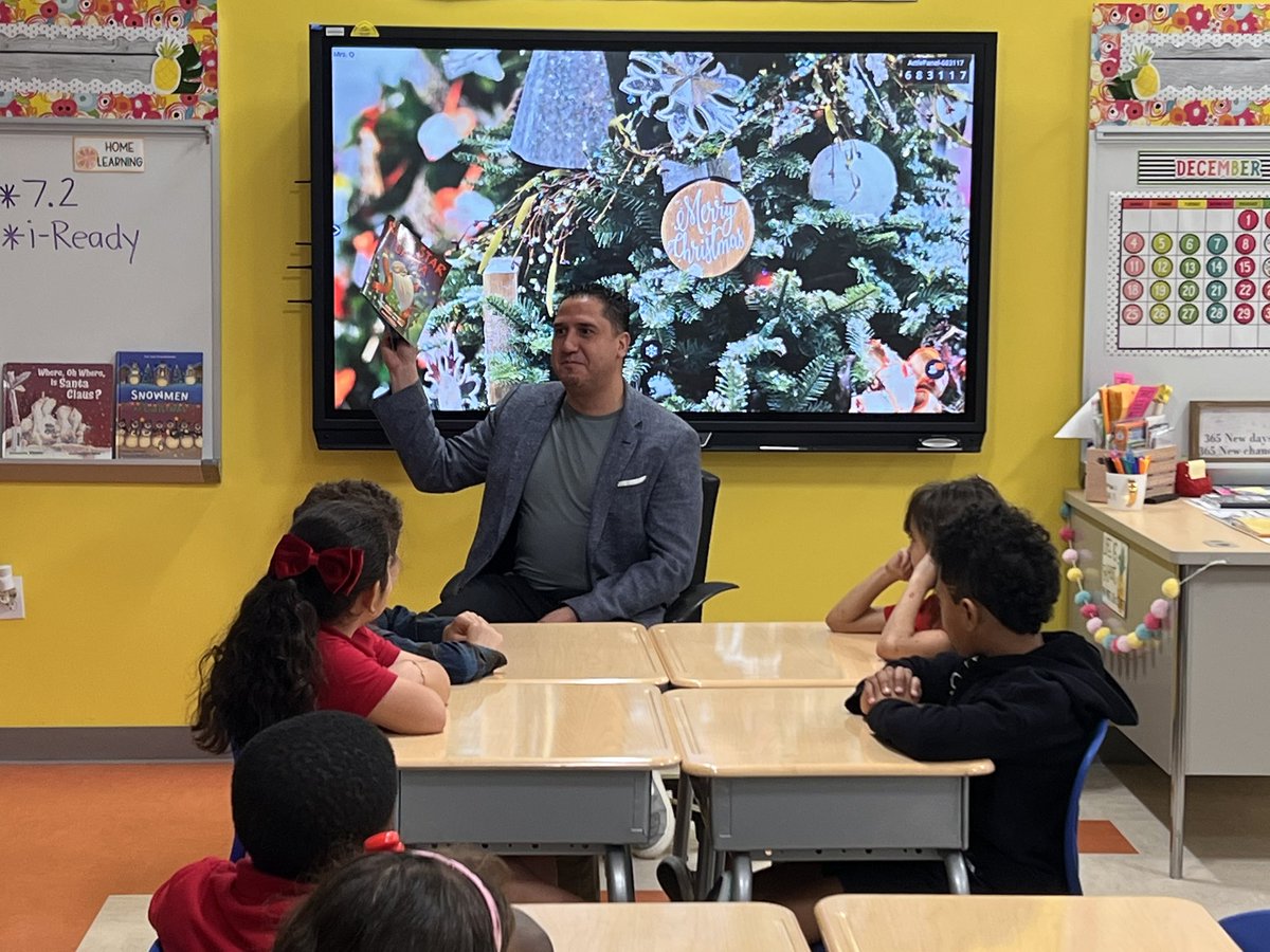 PSN_Elem's tweet photo. Thank you Albert Vásquez for being our Principal Today. It was a pleasure having you at our school. #principaltoday #mscps #psnrocks https://t.co/2v5asegnS0