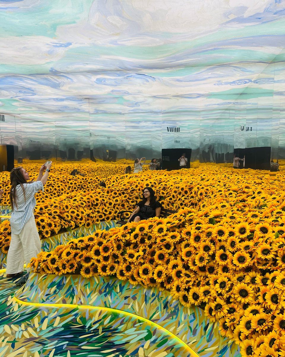 simontaggart's tweet photo. Van Gogh Alive Exhibition https://t.co/Tj0RRMo98j
