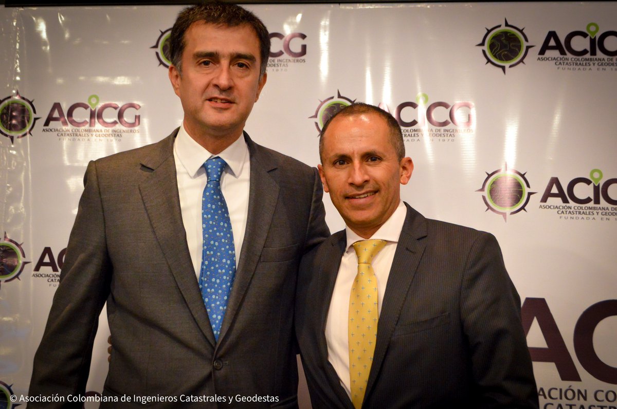ACICG2's tweet photo. #55AñosACICG  |  Celebración de la primera promoción de graduados de la carrera de Ingeniería Catastral y Geodestas.
Conoce los mejores momentos aquí 👇🏻 https://t.co/TayOUu27JB