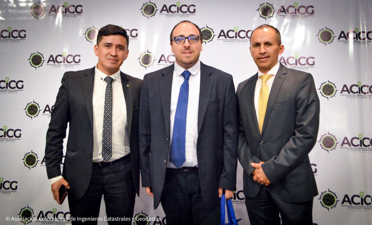ACICG2's tweet photo. #55AñosACICG  |  Celebración de la primera promoción de graduados de la carrera de Ingeniería Catastral y Geodestas.
Conoce los mejores momentos aquí 👇🏻 https://t.co/TayOUu27JB