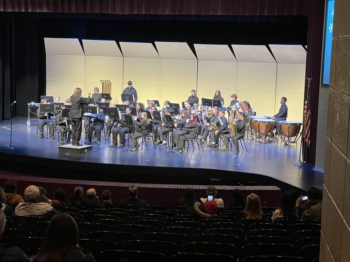 dcssteen's tweet photo. Getting in the holiday spirit at the Lamphere High School Bands Winter Concert!  #wearelamphere https://t.co/VwjqGz8Opc