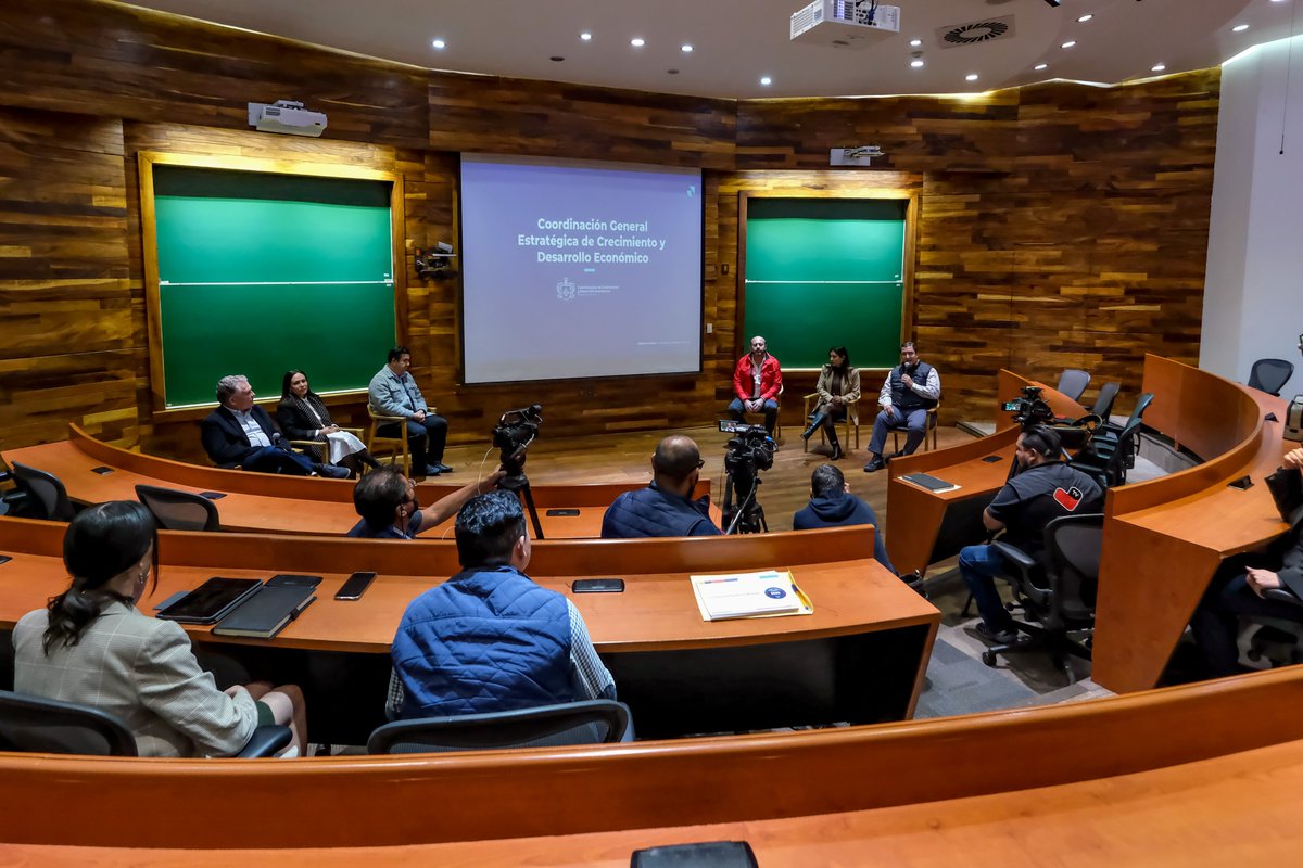 xorendain's tweet photo. En unidad, con ritmo e integridad #JaliscoCrece; y es que sin la colaboración entre gobierno, iniciativa privada, sector productivo, academia y sociedad, nuestro Estado no habría alcanzado los resultados positivos que hoy nos hacen una de las 3 entidades más destacadas de México. https://t.co/N0wxyaoiCi