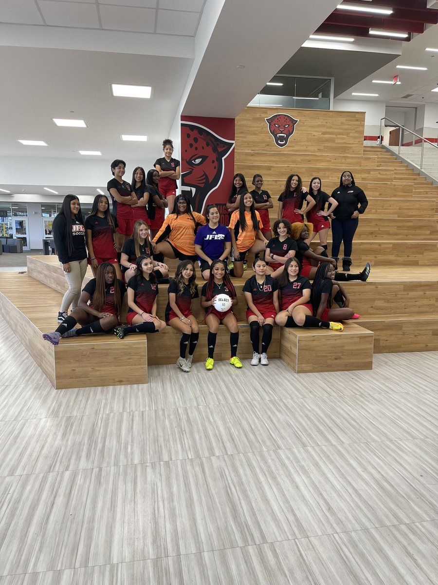 ladyjagssoccer_'s tweet photo. Team pictures in the new uniforms!! 😍 This year’s theme - #BELIEVEIT #BATTLE4IT #BUILD4THEFUTURE! B^3 Ready for the 22-23 Soccer Season! ⚽️🔥 @mesquiteisdATH @HornJags https://t.co/AcPFKzOfub