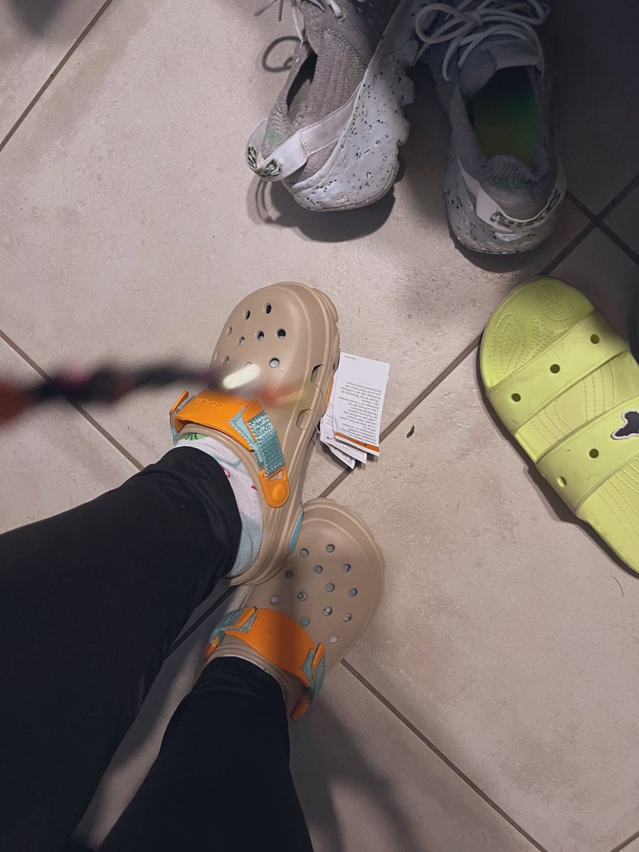 ahgaseexohell's tweet image. My new crocs!!! #crocsforlife