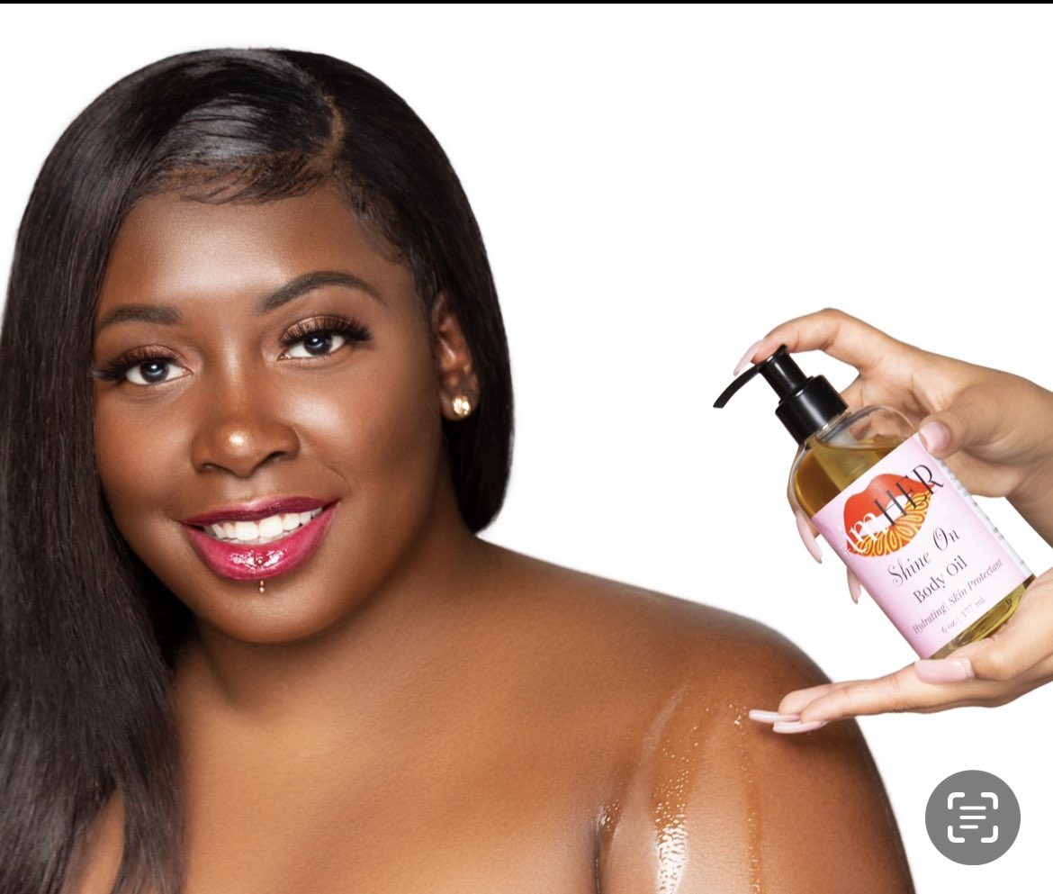 jus_taira_'s tweet photo. 😊 It’s Tiiiiiiime for #NewProducts❗️
#DAYTHREE of the Imher #TwelveDaysOfChristmas #NEWProductReveal features our #ShineOn Body Oil.
This oil is packed with anti-inflammatory nutrients known for #repairandrejuvenation. #ShopIt at https://t.co/ByKi4II0cr Model:@ChiinkaVelli https://t.co/Zn9BwnYyxb