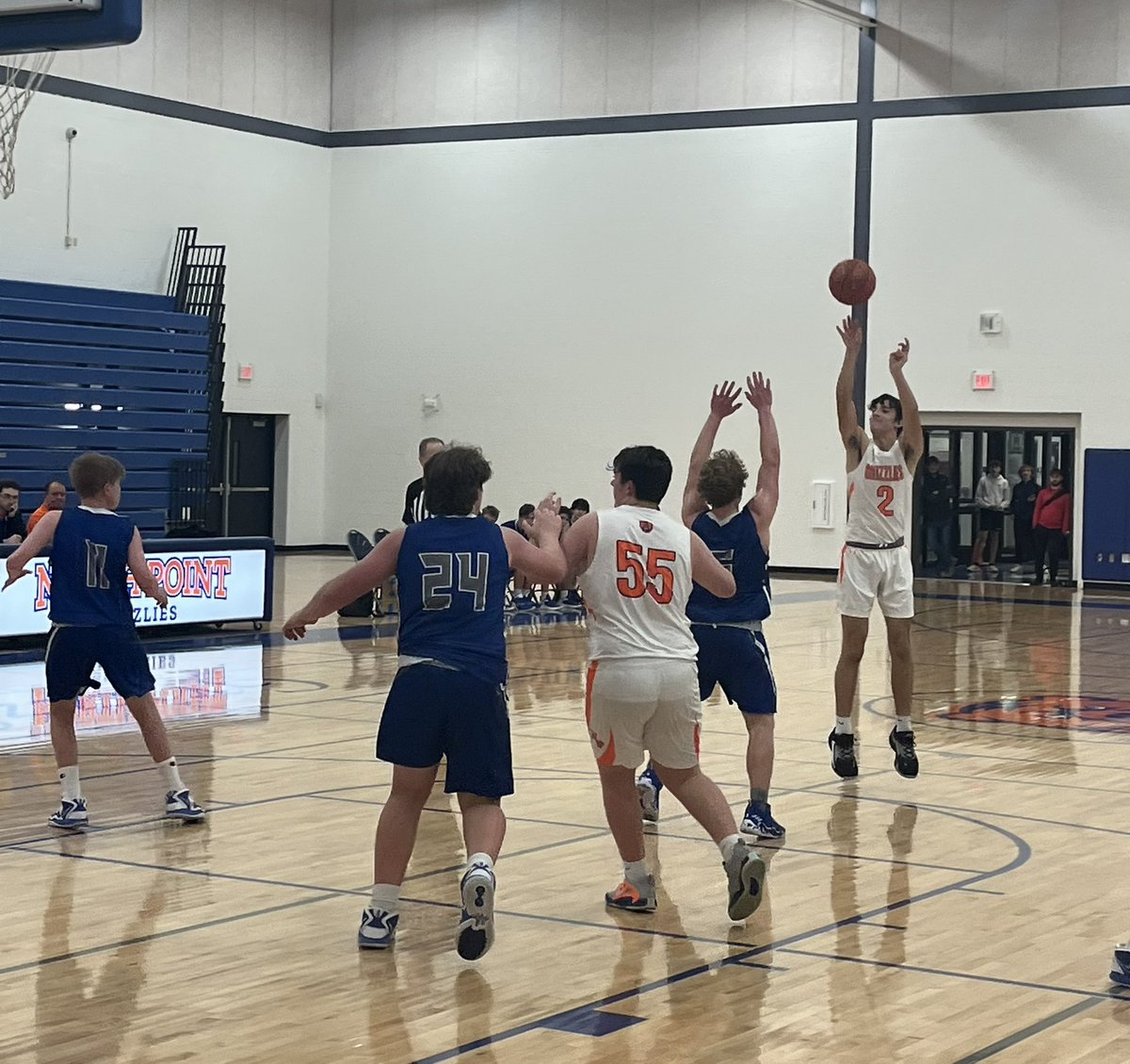 NP_Hieger's tweet photo. NPHS Freshman Basketball Team work together tonight to overcome Washington 50 - 40.  @NPGrizzliesBBB https://t.co/h21VXWbSmM
