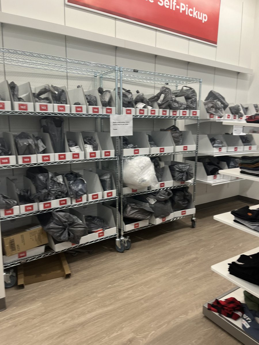 Tuckgp's tweet photo. @Kohls Good job letting anyone walk in and take whatever they want including a Christmas gift we bought. Wonder how many other things go missing with this secure self pickup. https://t.co/OOXQDxe8Me