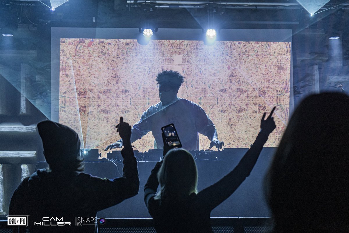 SNAPSINCVIP's tweet photo. Sir @jordnmoody at @cammillermusic 's #BassShowcase #Fundraiser #Tuesday at @thehifiindy 📸 https://t.co/TCvsg67sT1