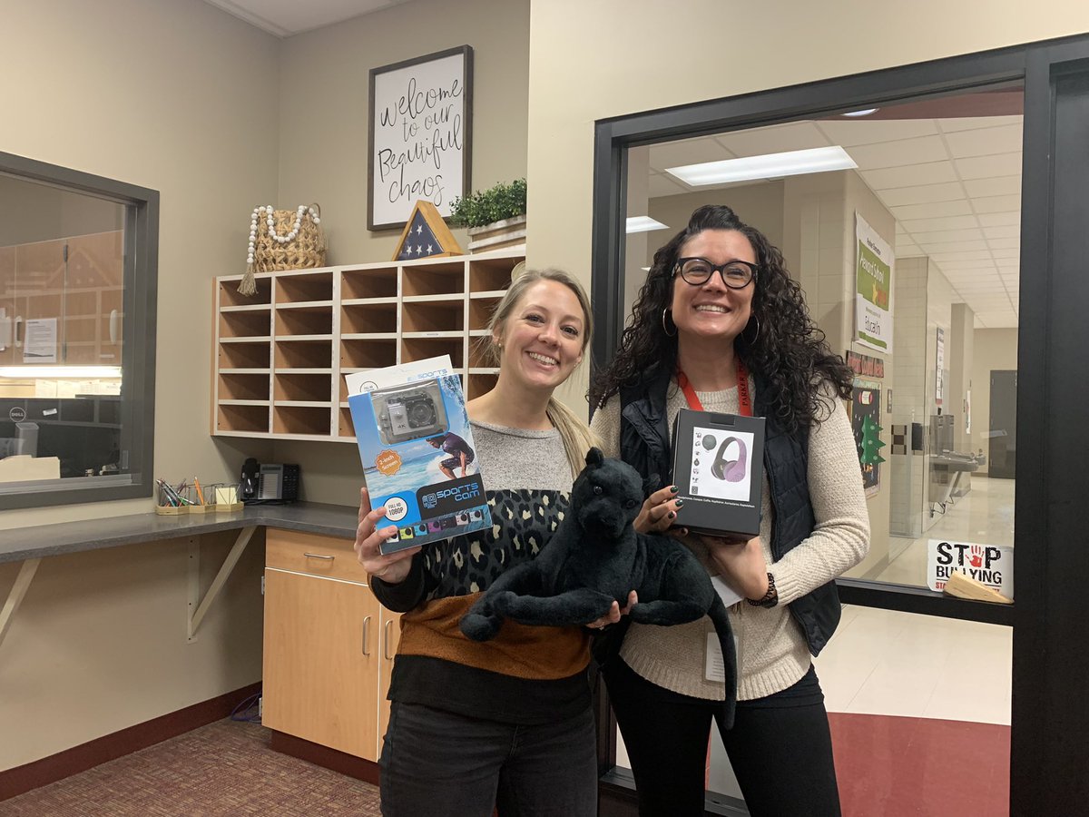 Pylo 🐾 <a href="/ParkerPumas/">Parker Elementary</a> was on the loose this week!  Thank goodness we have such caring staff members who took time out of their busy day to find him. Even students were helping 😆. #StaffFun #PyloOnTheShelf @WCampbell728 <a href="/ISD728/">ISD 728</a>  #GoPumas🐾