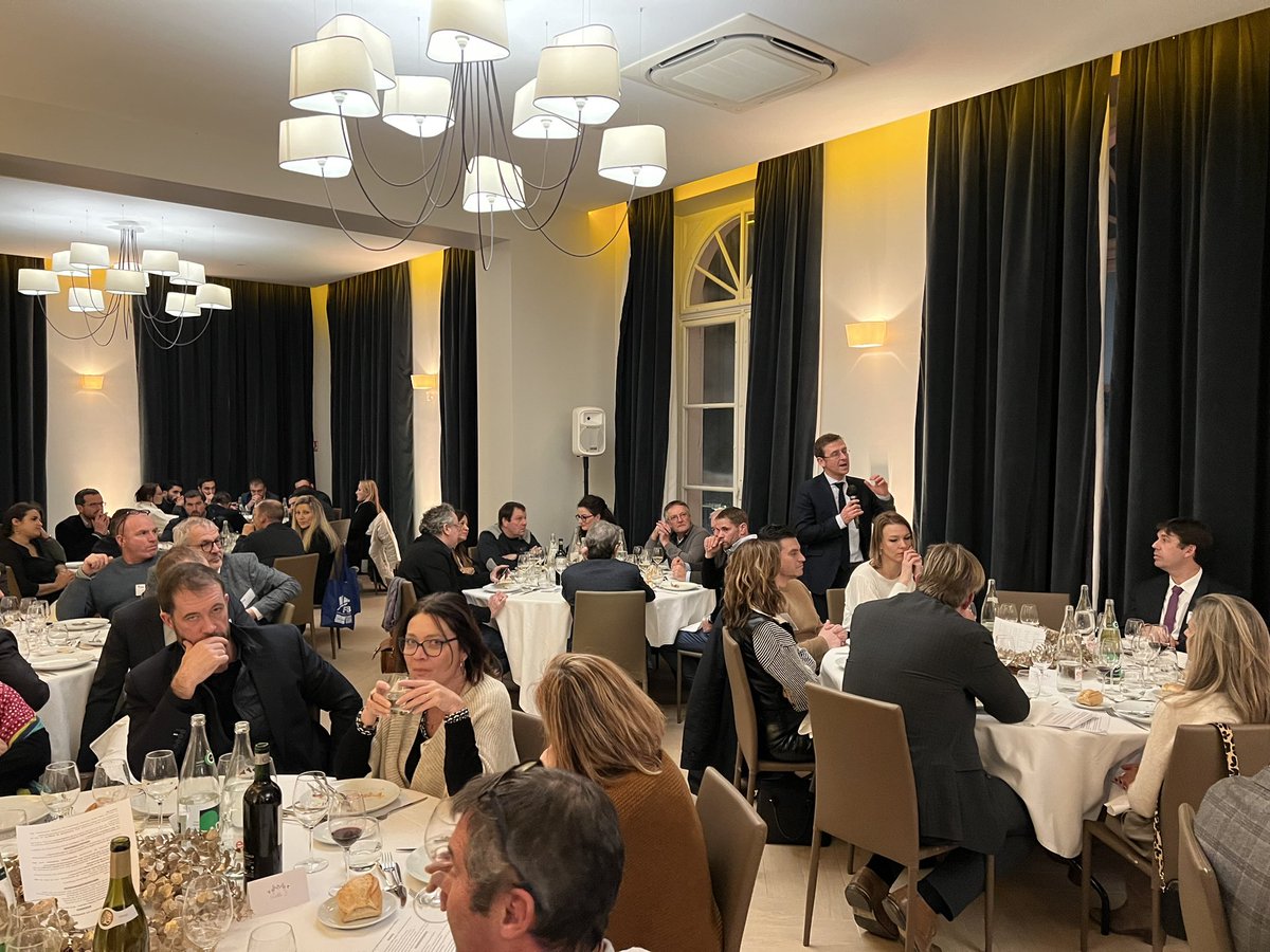 FFB95's tweet photo. Un grand cru pour notre soirée mandataires annuelle ! 100 artisans et entrepreneurs avec comme VIP Philippe COURT @Prefet95 
Des échanges francs, directs sur l’énergie, la formation, les ZFE, les contrôles, la cybersecurité, les vols sur chantier, l’appui aux entreprises ! MERCI https://t.co/70ZbMdrFxF