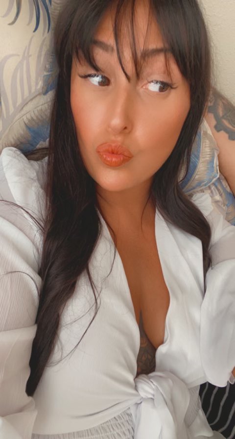 Edayalaart's tweet photo. So I suck at making post here, but I wanted to take time so show some appreciation to my beautiful lady @ComicsandCleave she believes in me even when I don’t. And can cook a bomb stew. Lov ya baby. https://t.co/GhKb6h9ajc